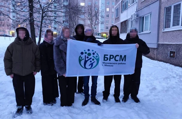 Как пропаганда превратила в очередной цирк уборку снега в Минске